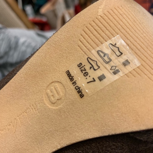 Brown faux suede boot - Picture 5 of 7